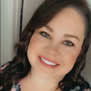 Meet your Posher, Emilee